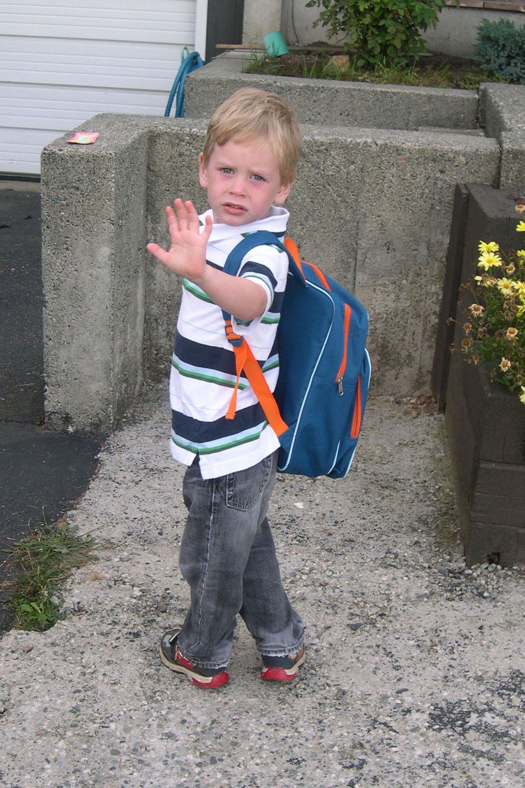 [I'm+off+to+school.jpg]
