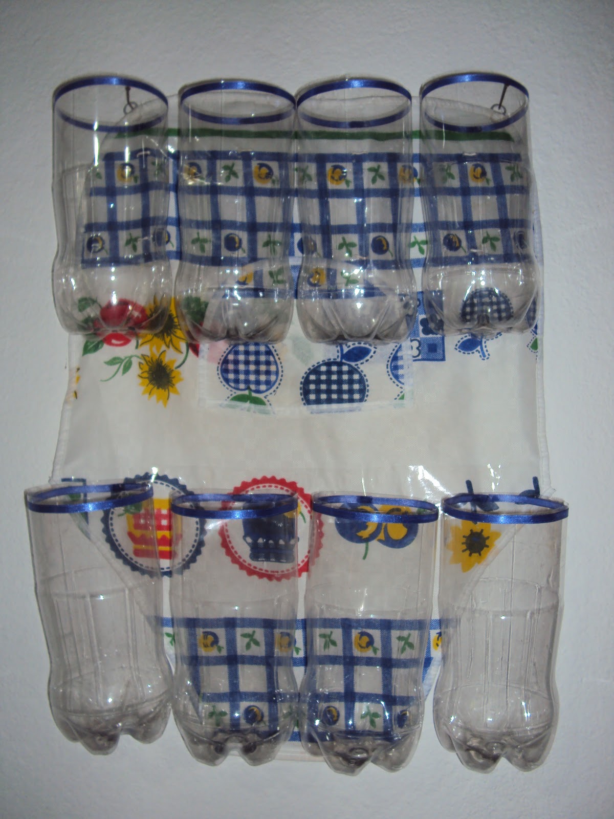 VASO DE FLORES (garrafa Pet R$ 10,00) VASO DE FLORES (garrafa Pet R$ 10,00)