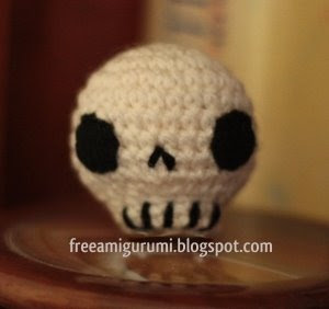 Free crochet patter amigurumi skull