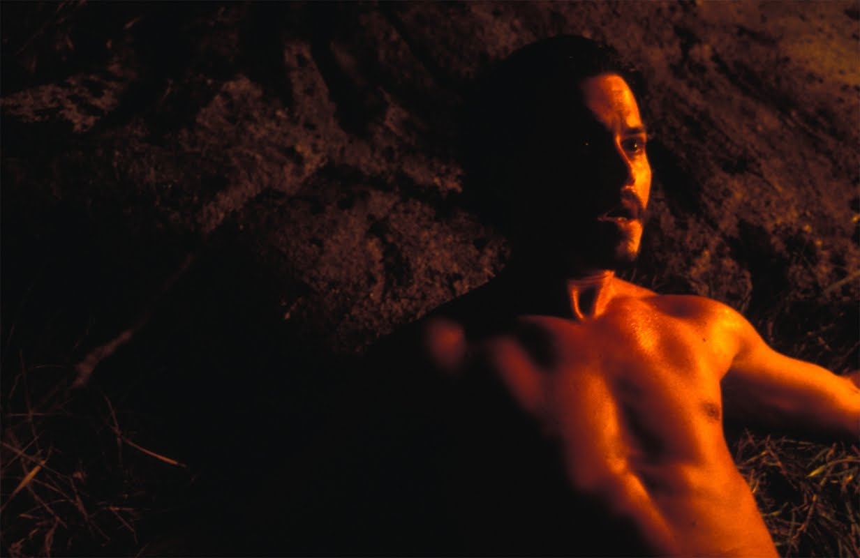 http://1.bp.blogspot.com/_GWNkxZtm5m4/TQ5zpe7_qDI/AAAAAAAACTY/1euNBICop6U/s1600/the-ninth-gate-johnny-depp12.jpg