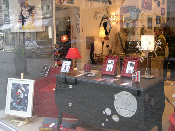 [vitrine1.jpg]