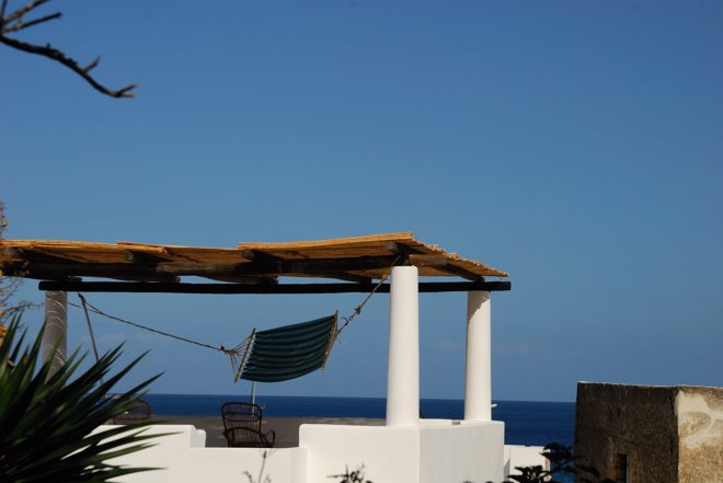 Eolias viene de Eolo, el dios griego de los vientos. Quien aquí dormía lo sabe!