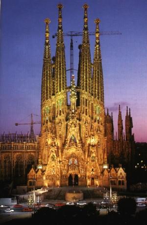 [Sagrada+Familia+de+Gaudí.jpg]