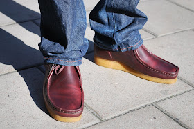 maroon clarks wallabees