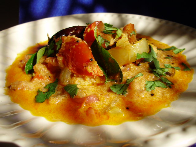 [Thakkali-curry.JPG]