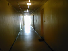 Le couloir du 2ème étage en plein jour