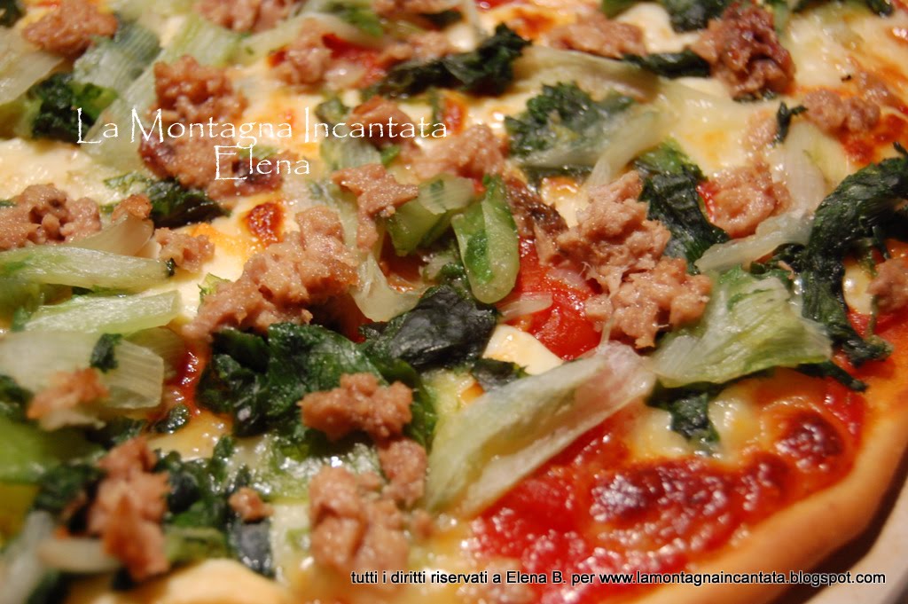 La Montagna Incantata La Deliziosa Pizza Di Mio Marito Con Scarola Tonno E Caciocavallo