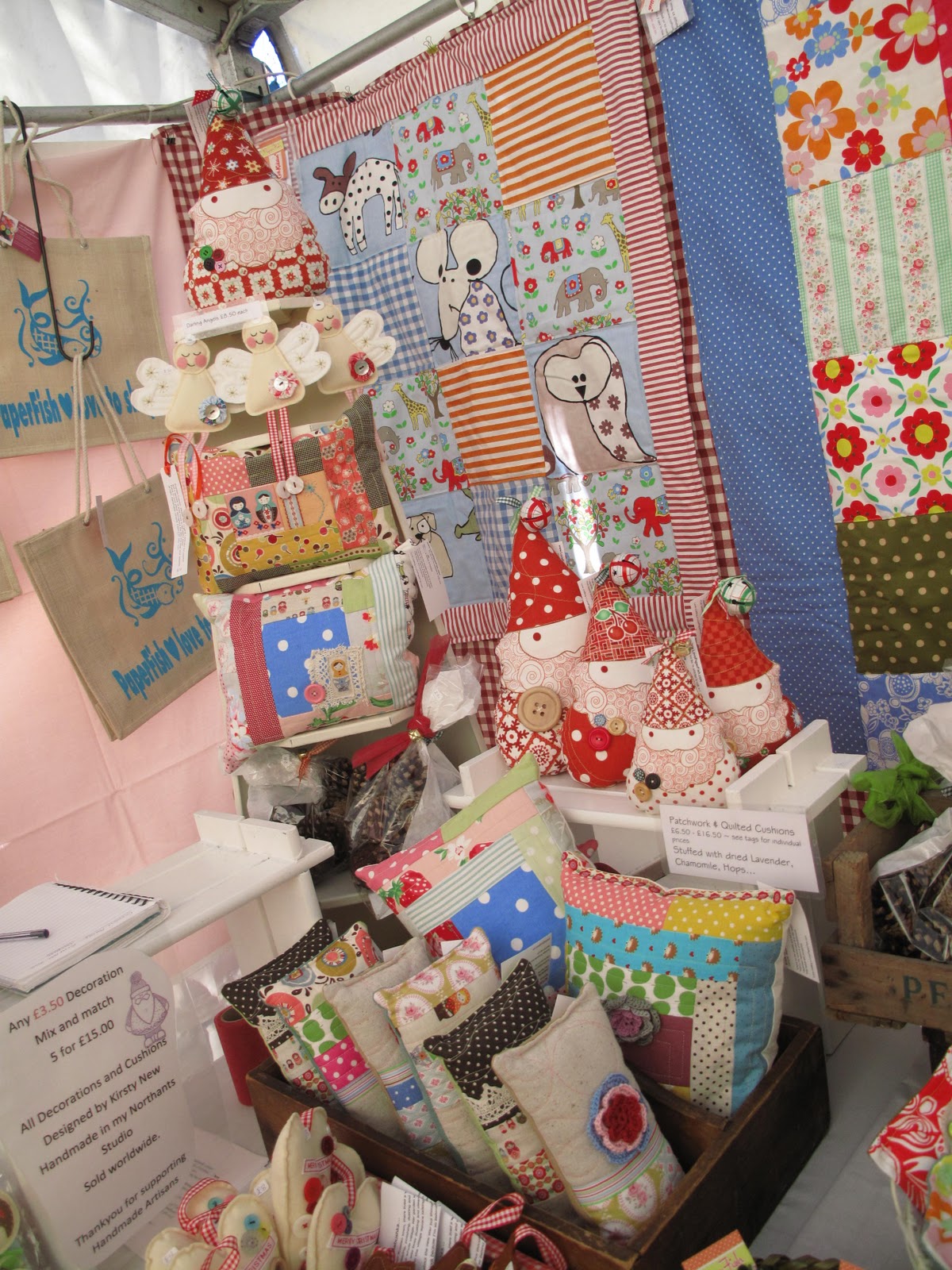 That Crafty Fish x: Craft Booth Pictures...