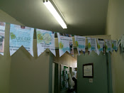 Bandeirinhas de Festa Junina, feitas com impressos velhos...