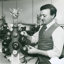 Frank Lazzaro Decorating The White House with a Fruit Topiary
