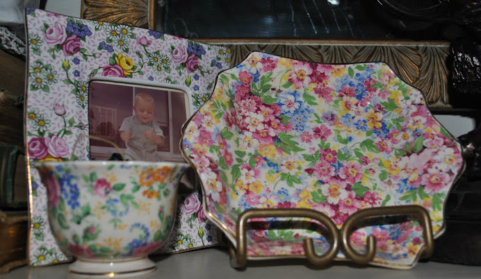 English chintz is characterized by an all-over flower pattern