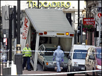 london police defuse car bomb