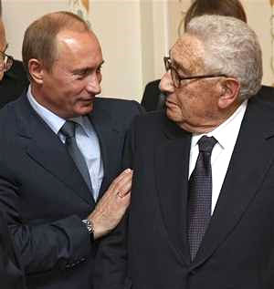 kissinger sent to russia to cut new world order deal