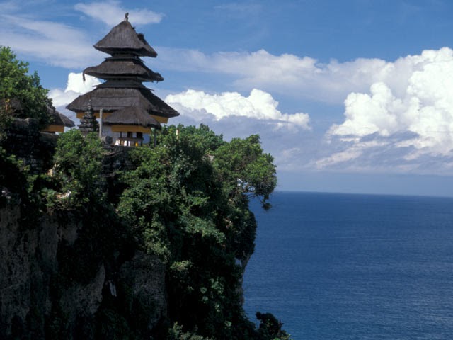 Wonderful Places in Asia: Uluwatu Temple - Bali
