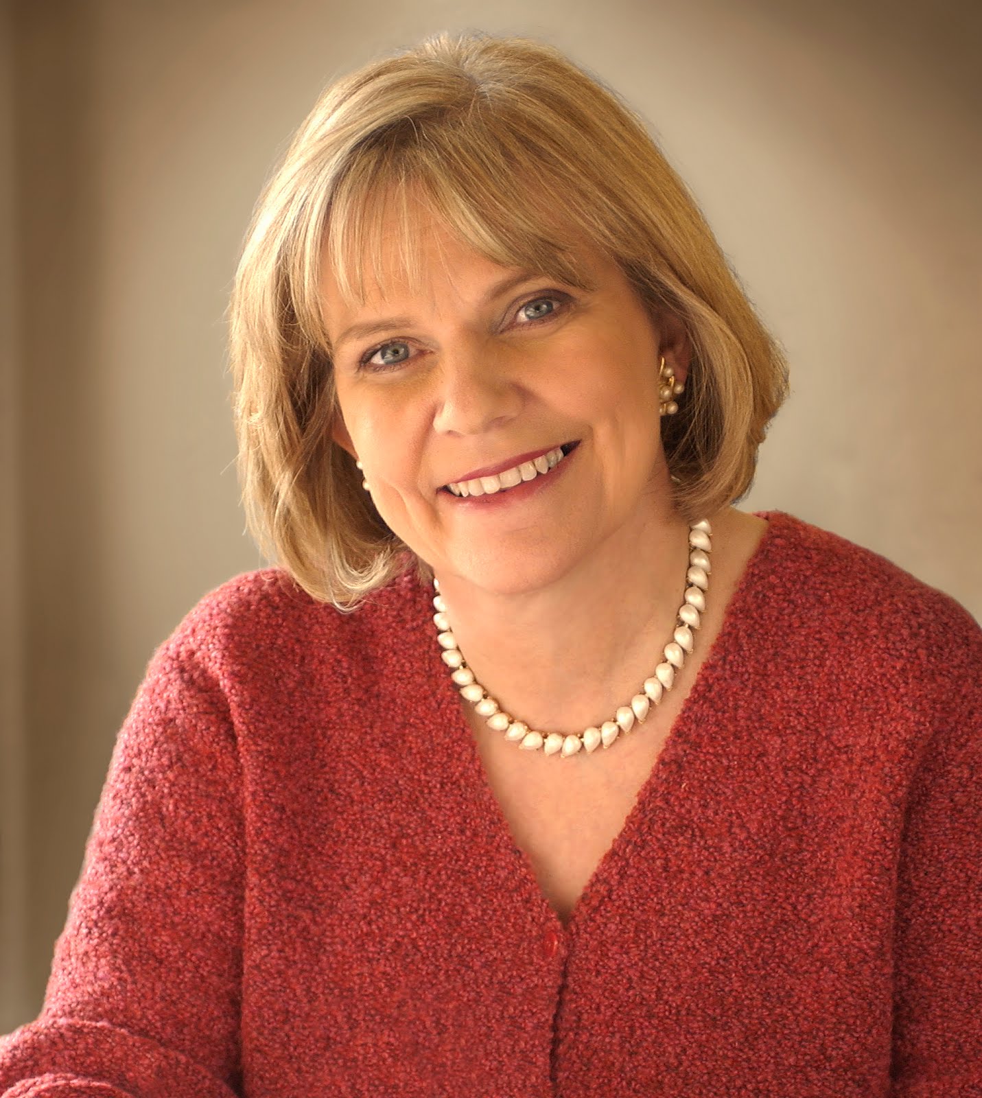 The Skirted Roundtable Renowned antiques expert Judith Miller takes a
