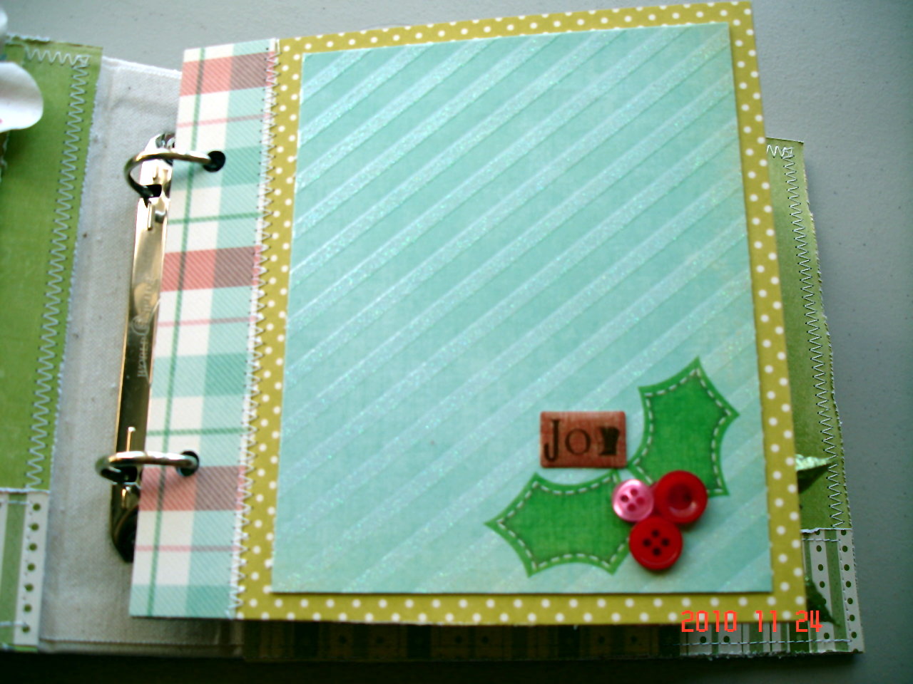 Scrapbooking by Phyllis 6x6 Christmas Binder album