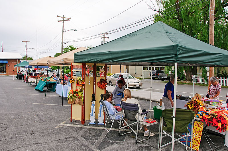 Bubba's Garage Berryville Craft Market