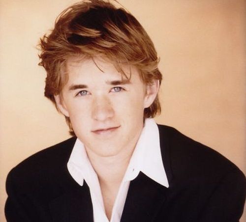 Haley Joel Osment Sees