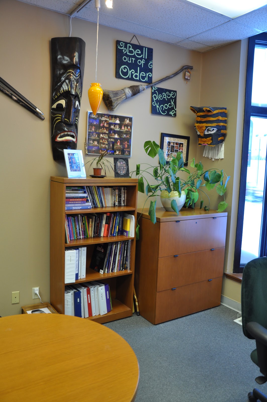 MS. Simplicity How To Organize A Bookcase
