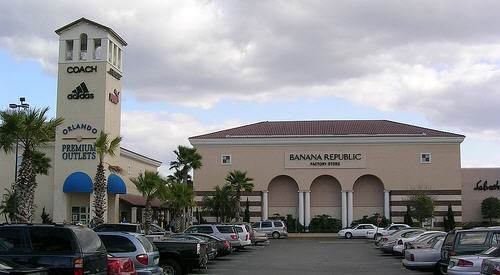 You are here Houston Premium Outlets® offers designer and name-brand outlet stores including Armani Outlet, Burberry, Nike, Kate Spade New York and Tory Burch.