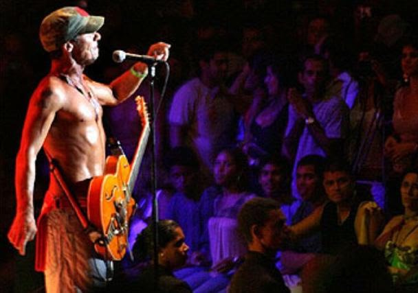 Manu Chao: letras divertidas e sem nexo