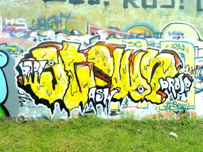 Graffiti Bart Simpson Doing Graffiti