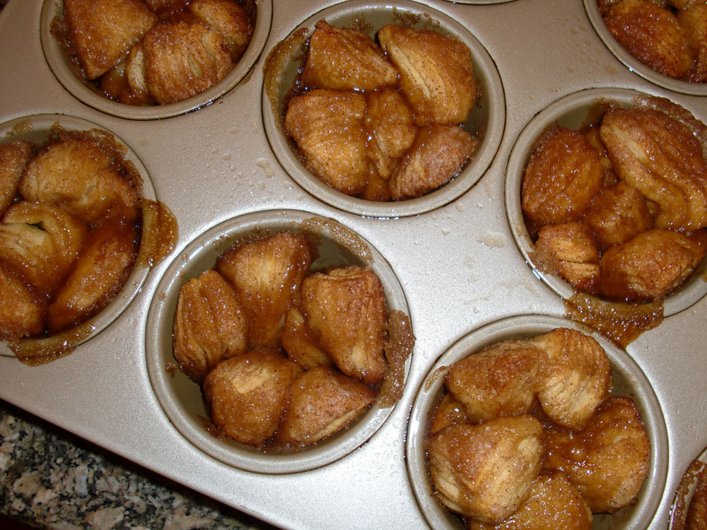 Maple Macaroni Monkey Bread Muffins