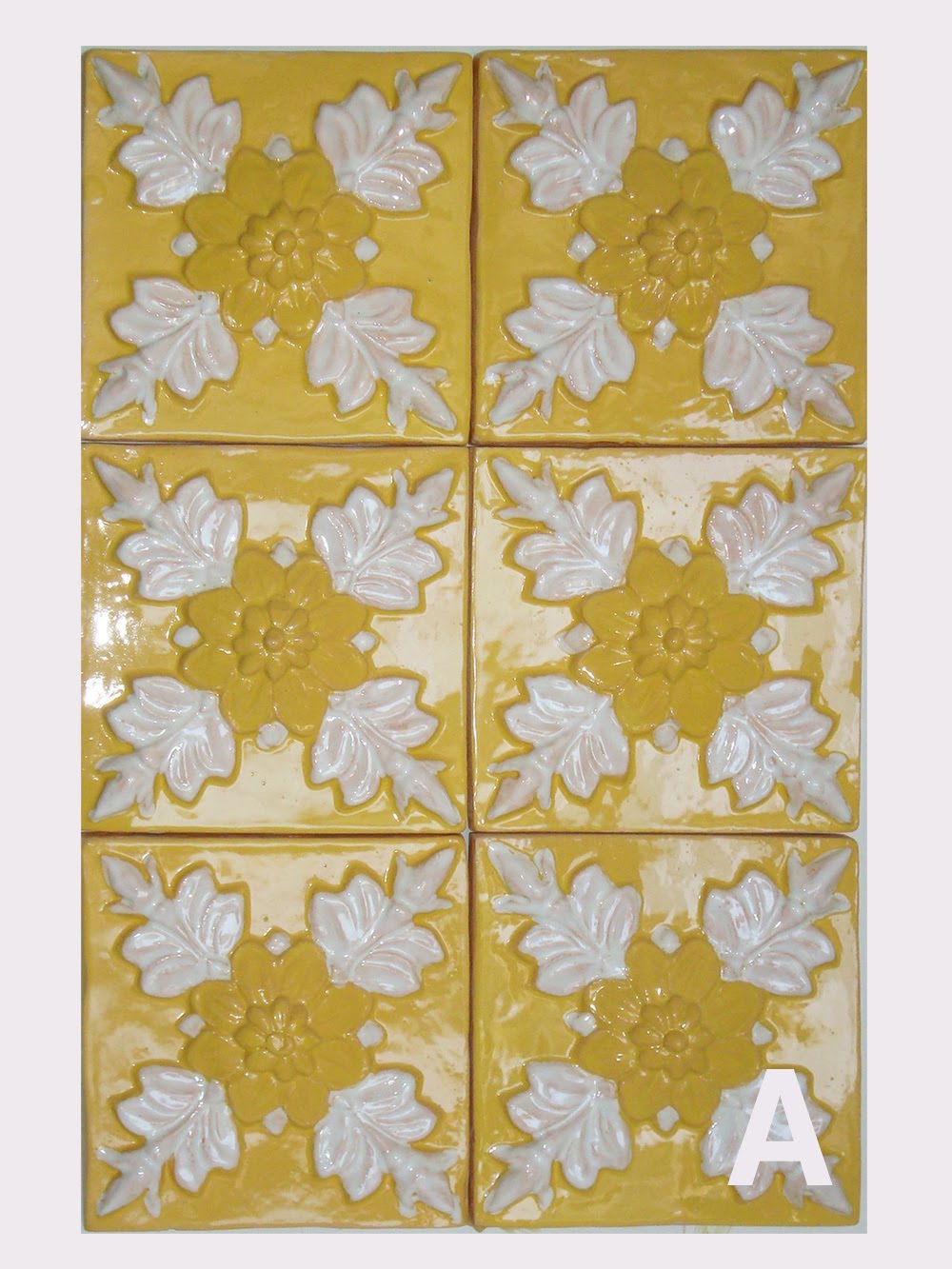 Azulejos em relevo, réplicas de modelos antigos
