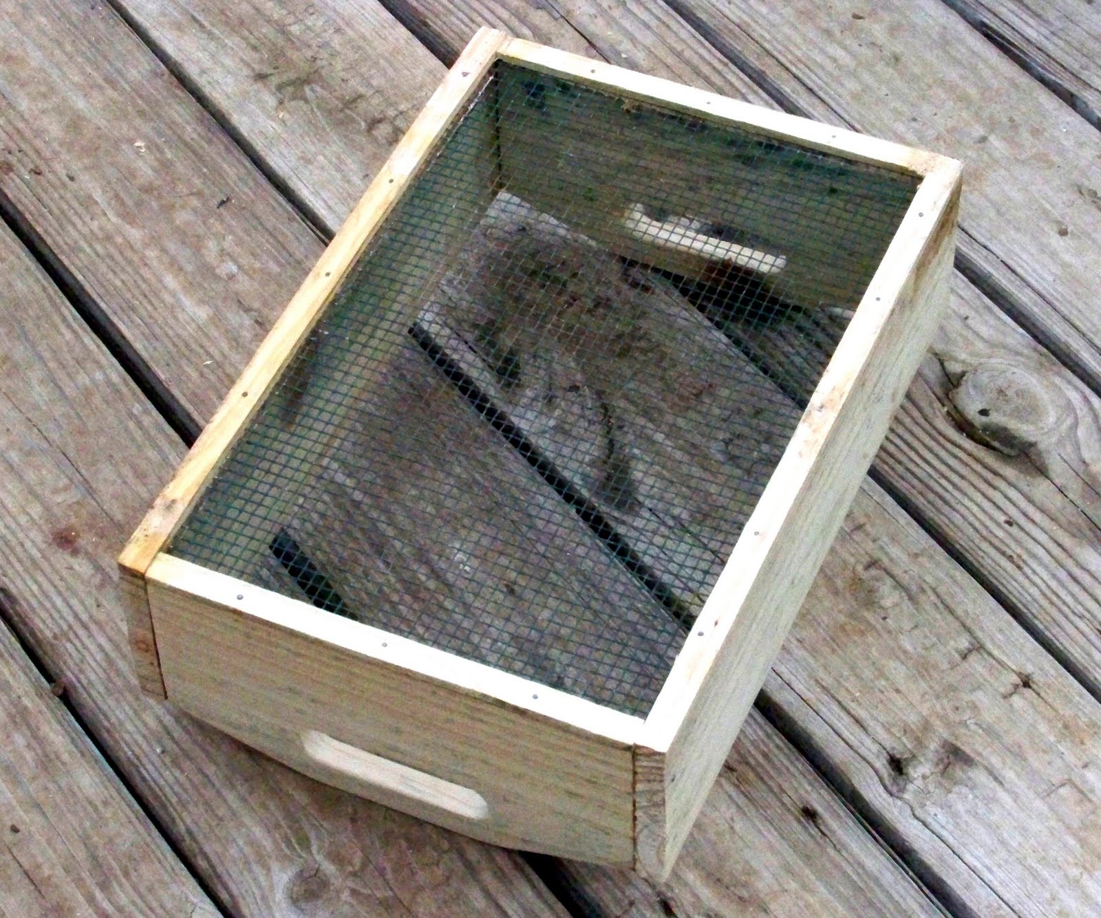 GRANDBOB'S GARDEN Make This Handy Little Compost Sifter