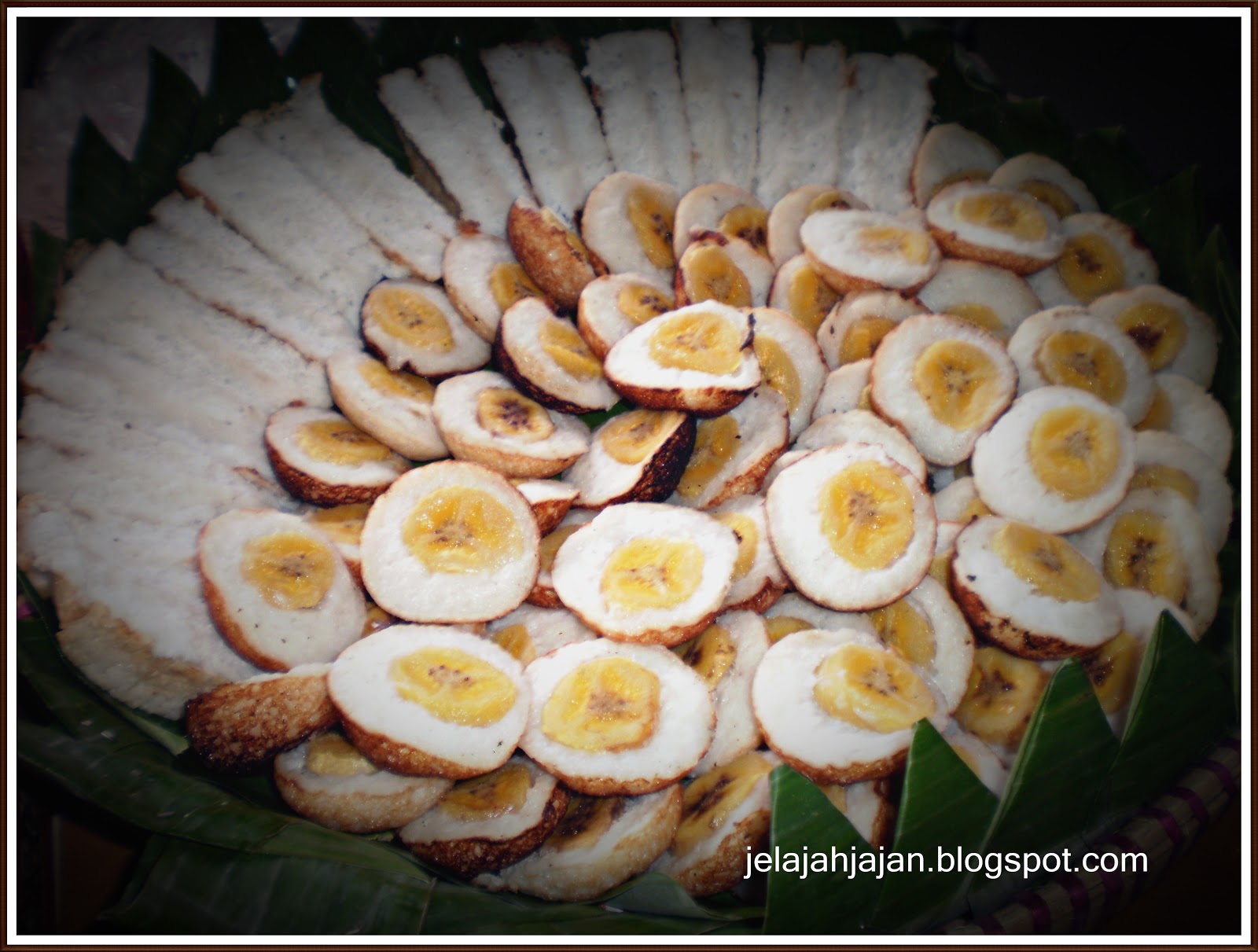 Kue Gandos pisang dan Asin
