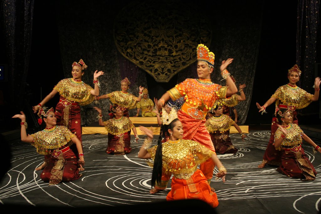 tarian mak yong