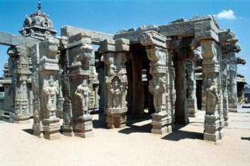 [Veerabhadra-temple-Lepakshi.jpg]