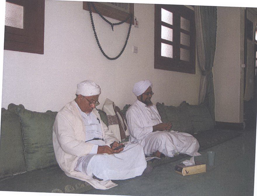 [syed+hasan+alatas+&+habib+umar+bin+hafiz.jpg]