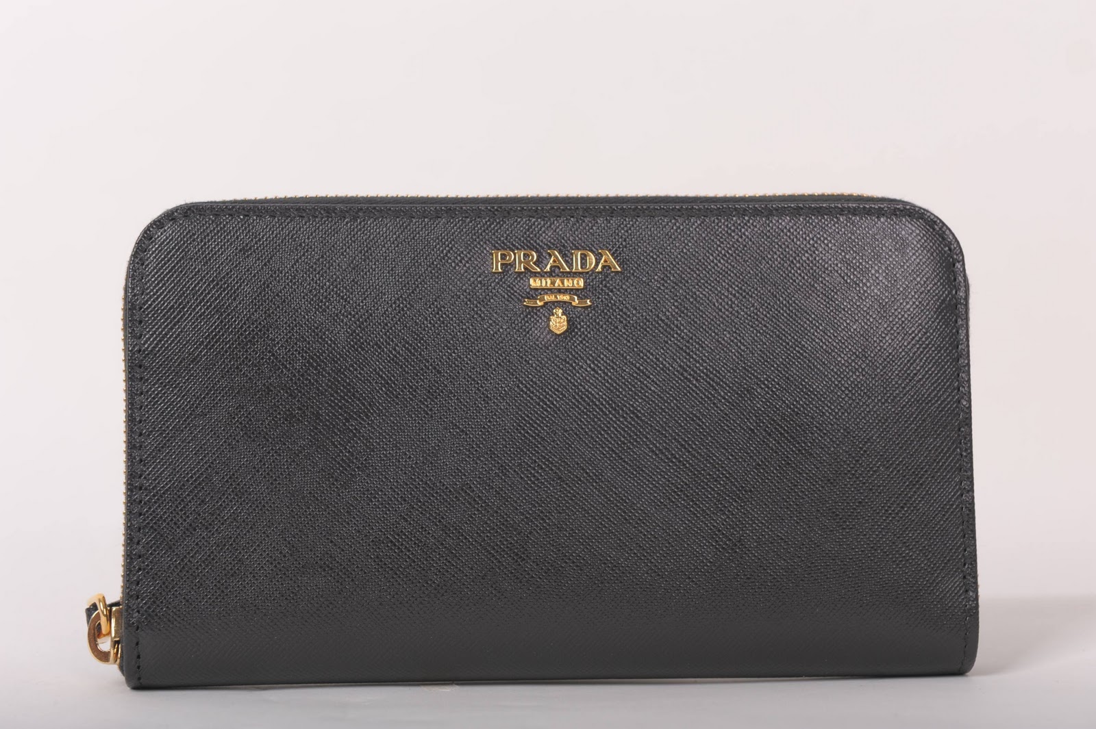 D.LUX SHOP Our collections of Prada wallets