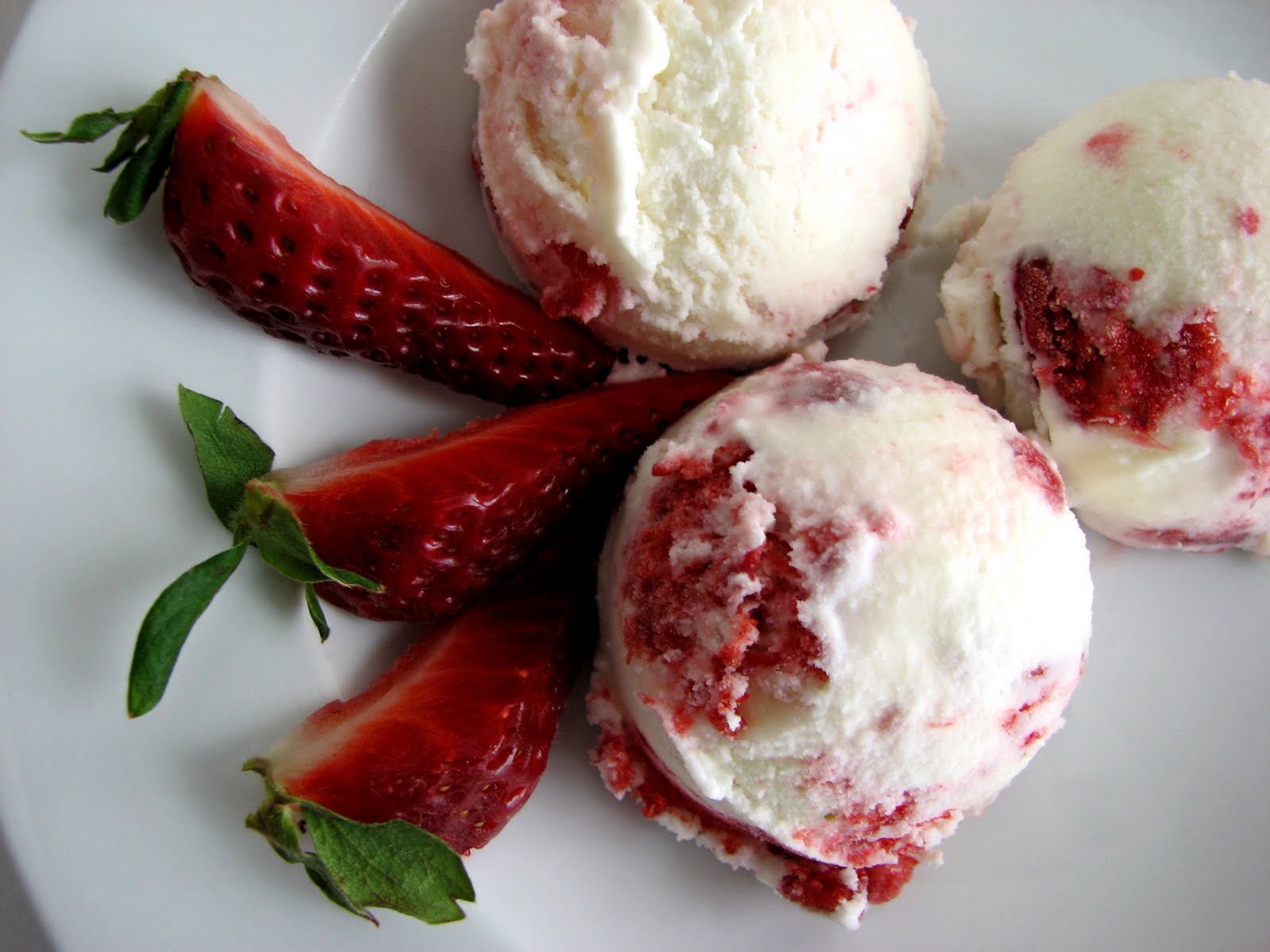 pastry studio Strawberries and Cream Ice Cream