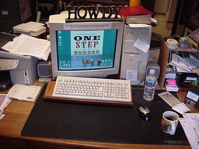 [Steve's+Office+Desk.jpg]