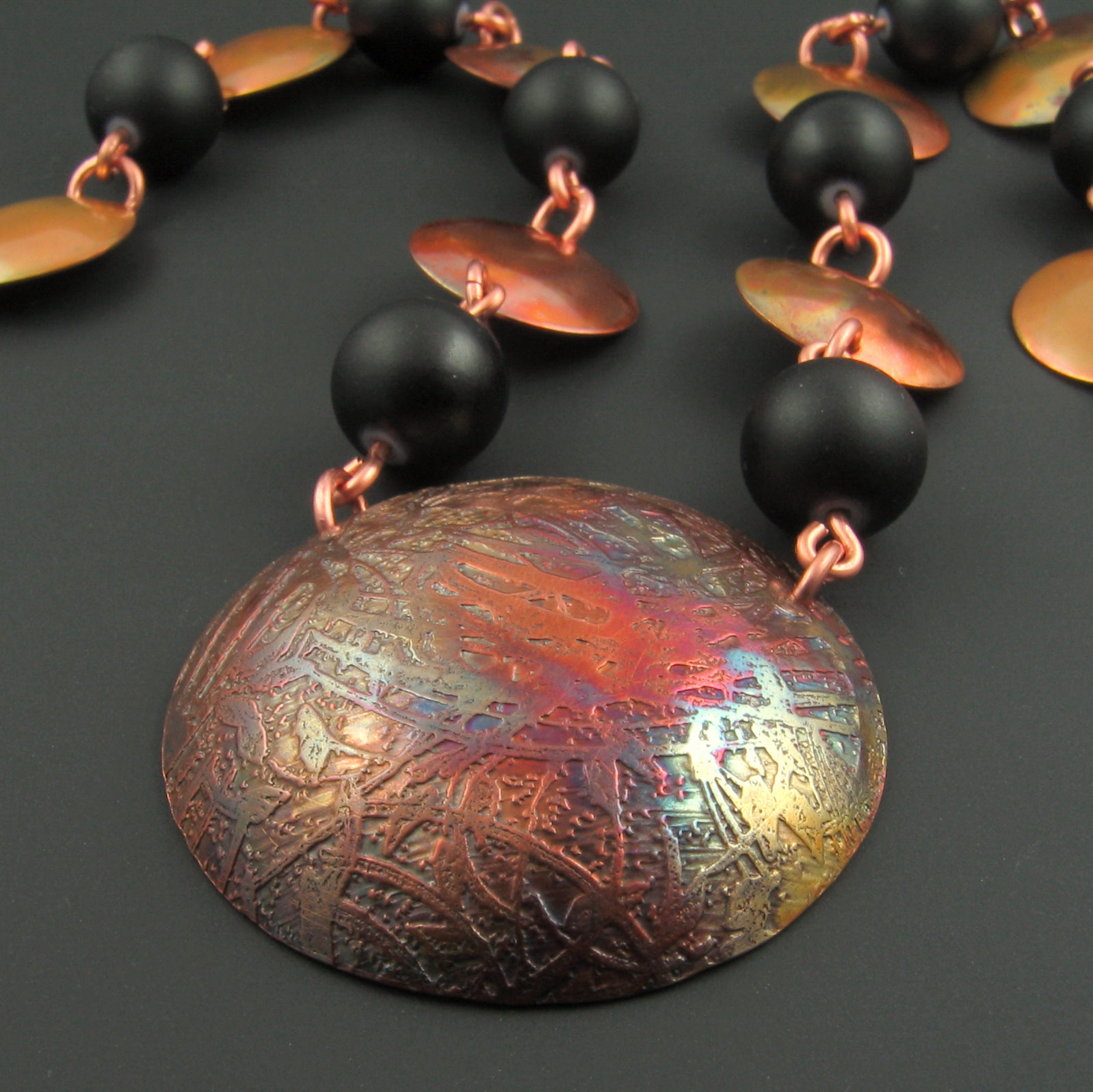 [courtenay's+halloween+beauty-N-close-cb-209_0903_RT8.jpg]