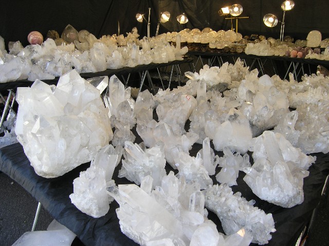 [quartz+crystals_0.JPG]