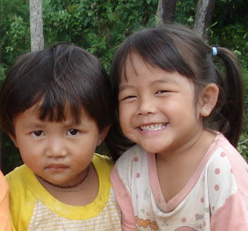 kids in Hmong village