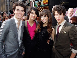 Jonas Brothers y Demi Lovato