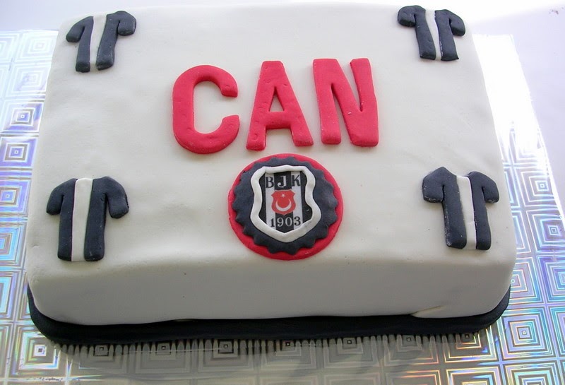 KURABİYE ADAM PASTA TASARIM ATÖLYESİ Beşiktaş Pastası ( 3 )