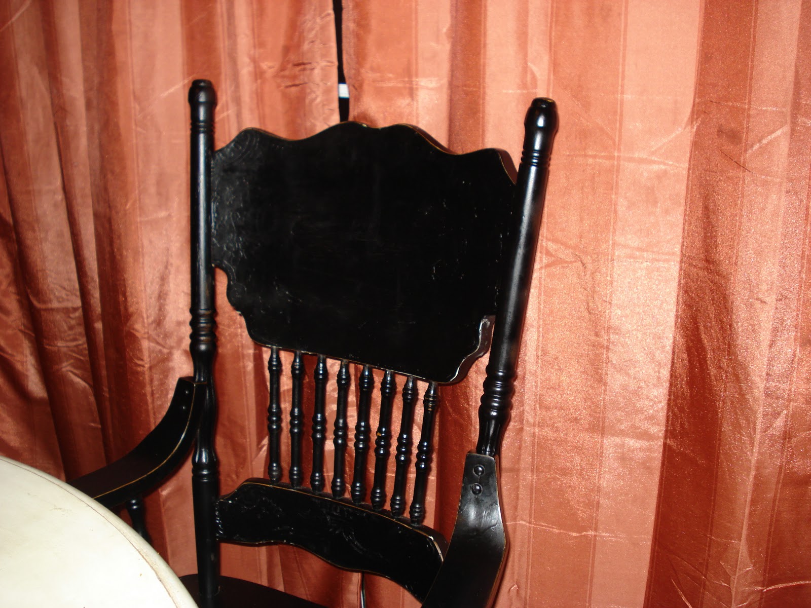 Thrifty Decorating How to redo kitchen chairs....