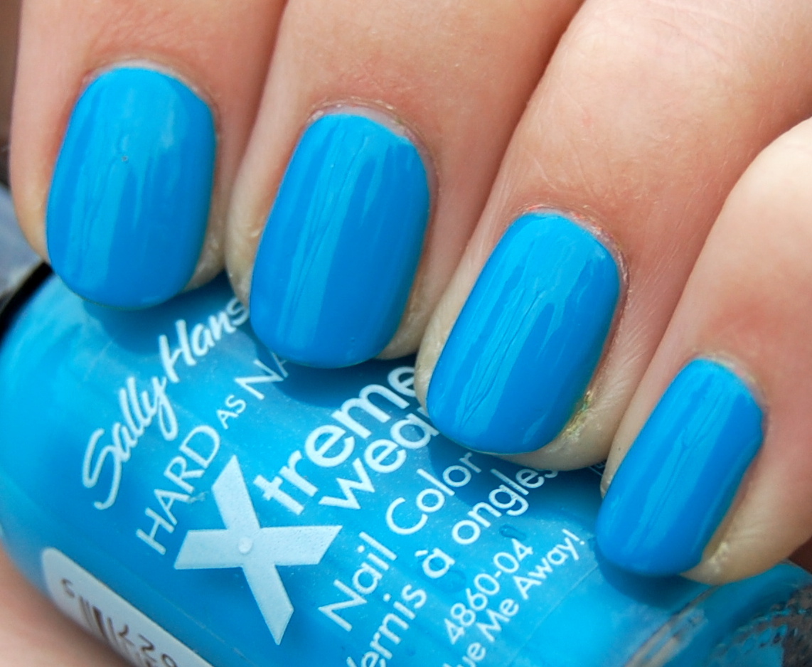 The Nailtress NOTD Sally Hansen Blue Me Away