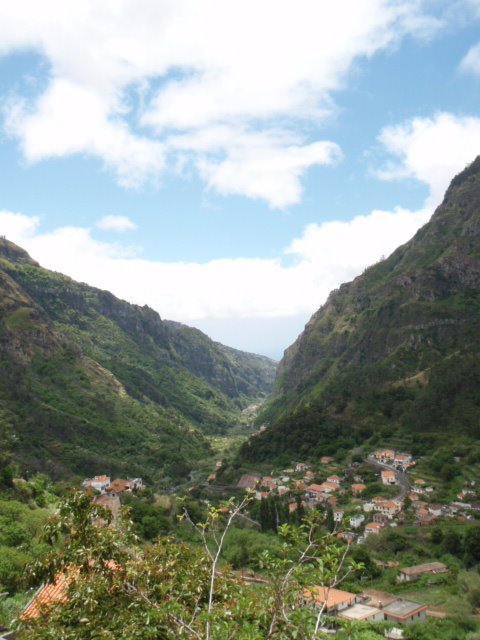 [CliffView1.JPG]