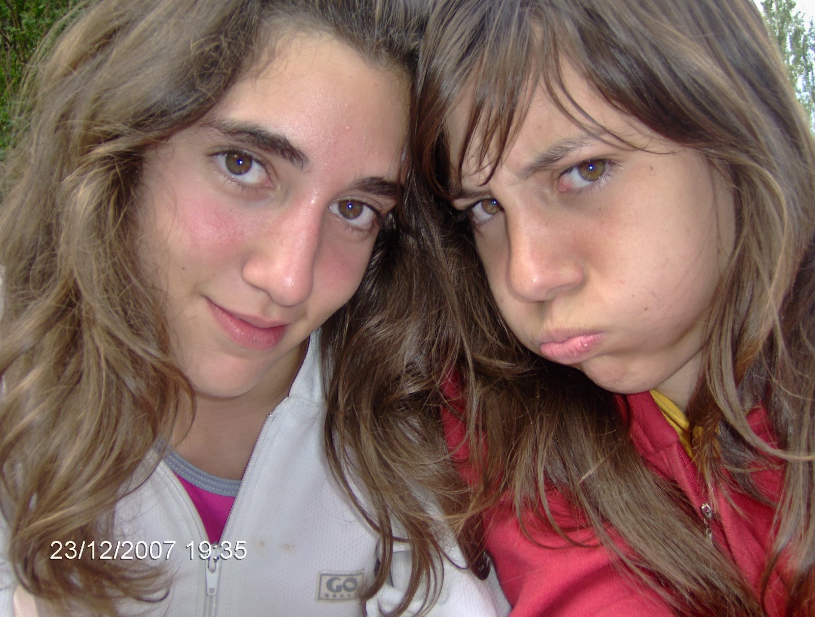 Lu y  su prima Belen