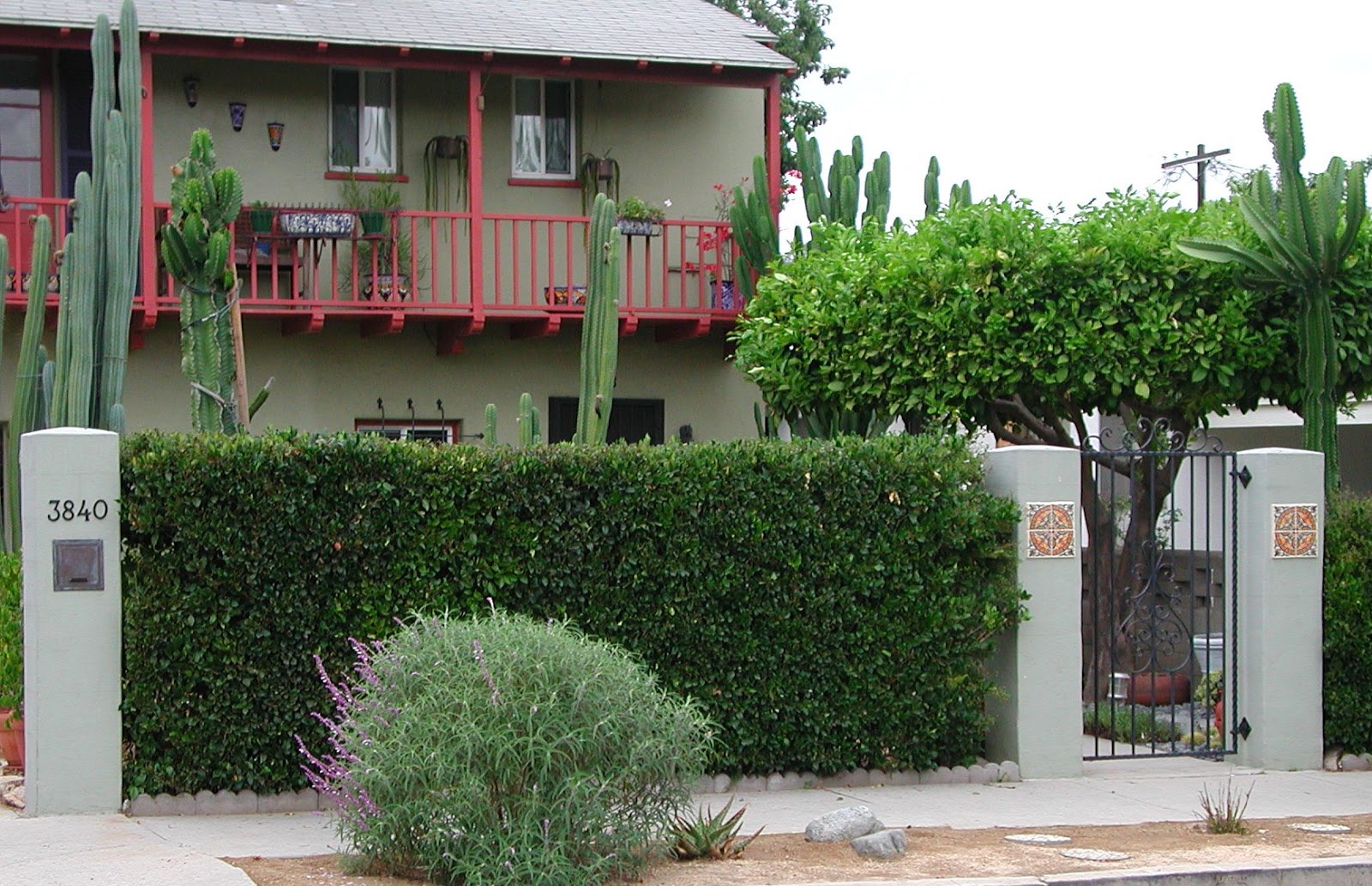 Fairy Yardmother Landscape Design: Front Yards -- Hedges and Columns