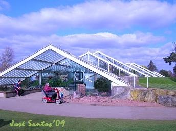 [kew_pwales_conservatory.jpg]