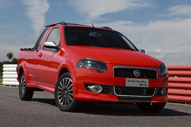 2011 Fiat Strada Sporting 2011 fiat strada sporting front angle view 2011 Fiat Strada Sporting