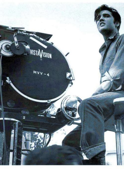 [Elvis-Presley-rare-pics-33.jpg]
