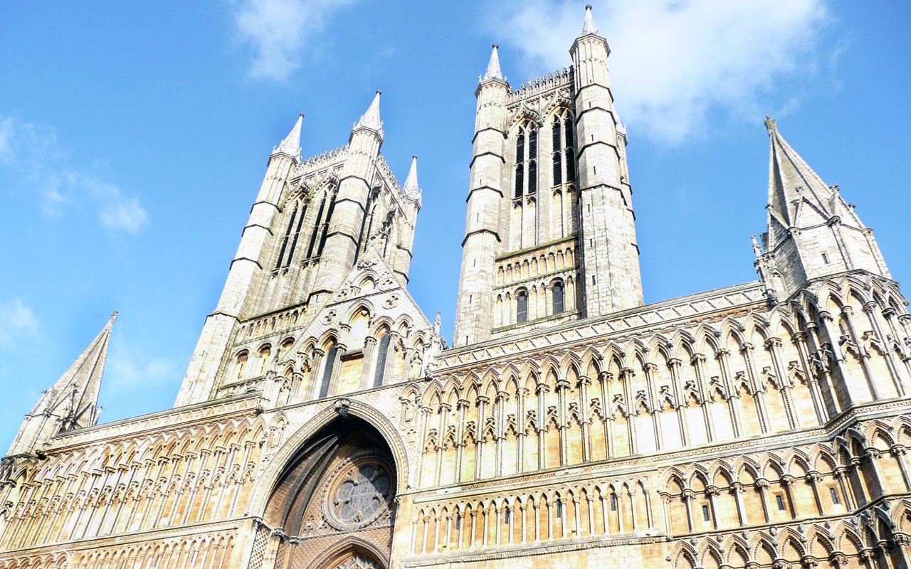 [0104+-+England,+Lincoln+Cathedral.jpg]
